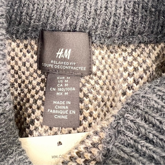 ❌SOLD❌ H&M Relaxed Fit Jacquard-knit Alpaca Wool Blend Crewneck Sweater - Picture 3 of 5